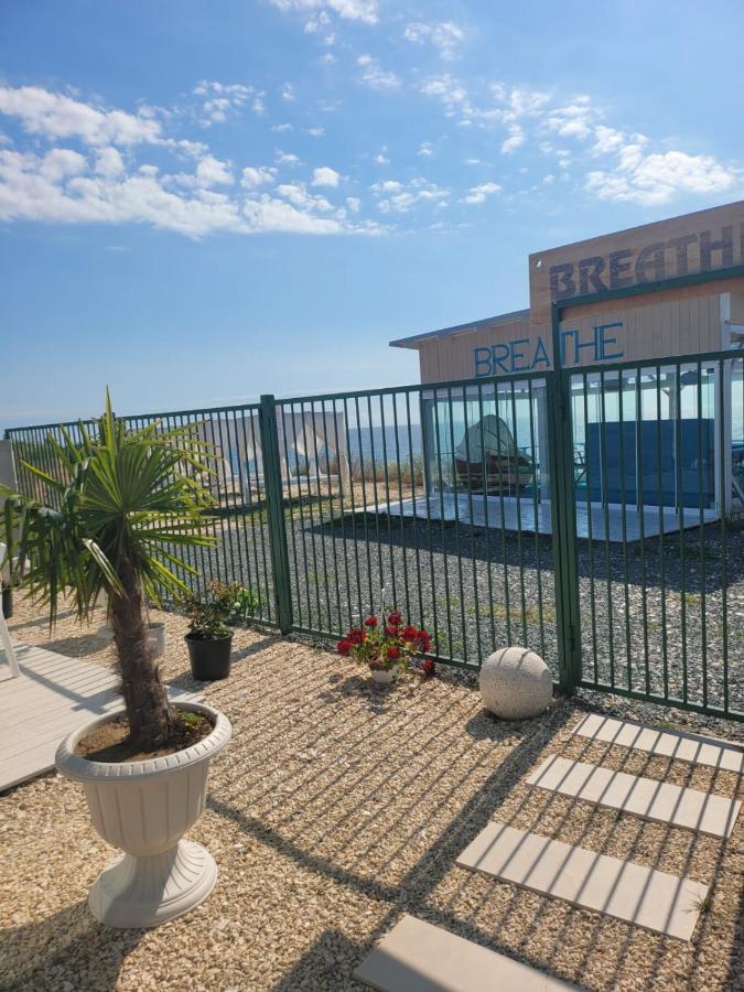 Breathe Hotell Vama Veche Exteriör bild